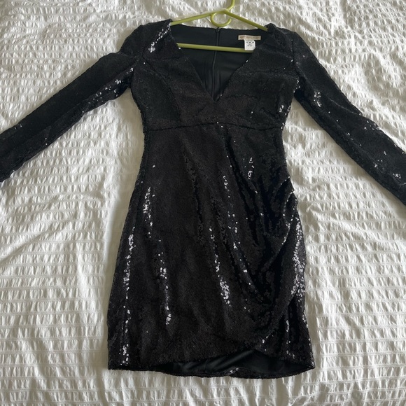 Black long sleeve sparkley dress - Picture 2 of 3